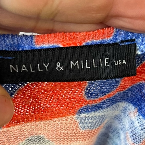 Nally & Millie Abstract Print Short Sleeve Sweater like  Top – Size Small - Picture 4 of 6